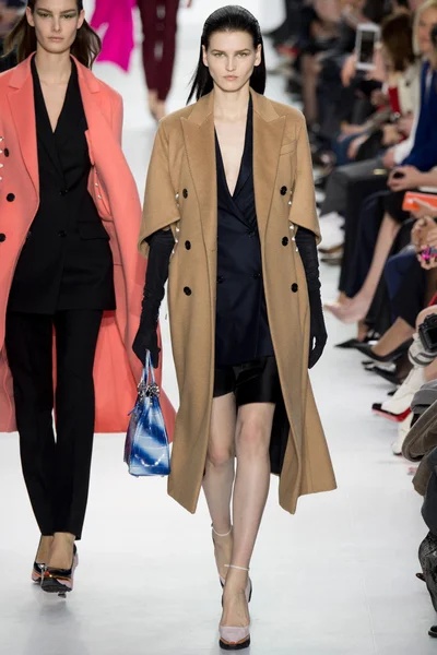 Look 4